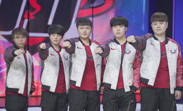 他们通过大 他们通过大